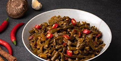 螺螄粉被“中傷”？酸豆角加工讓人大開眼界